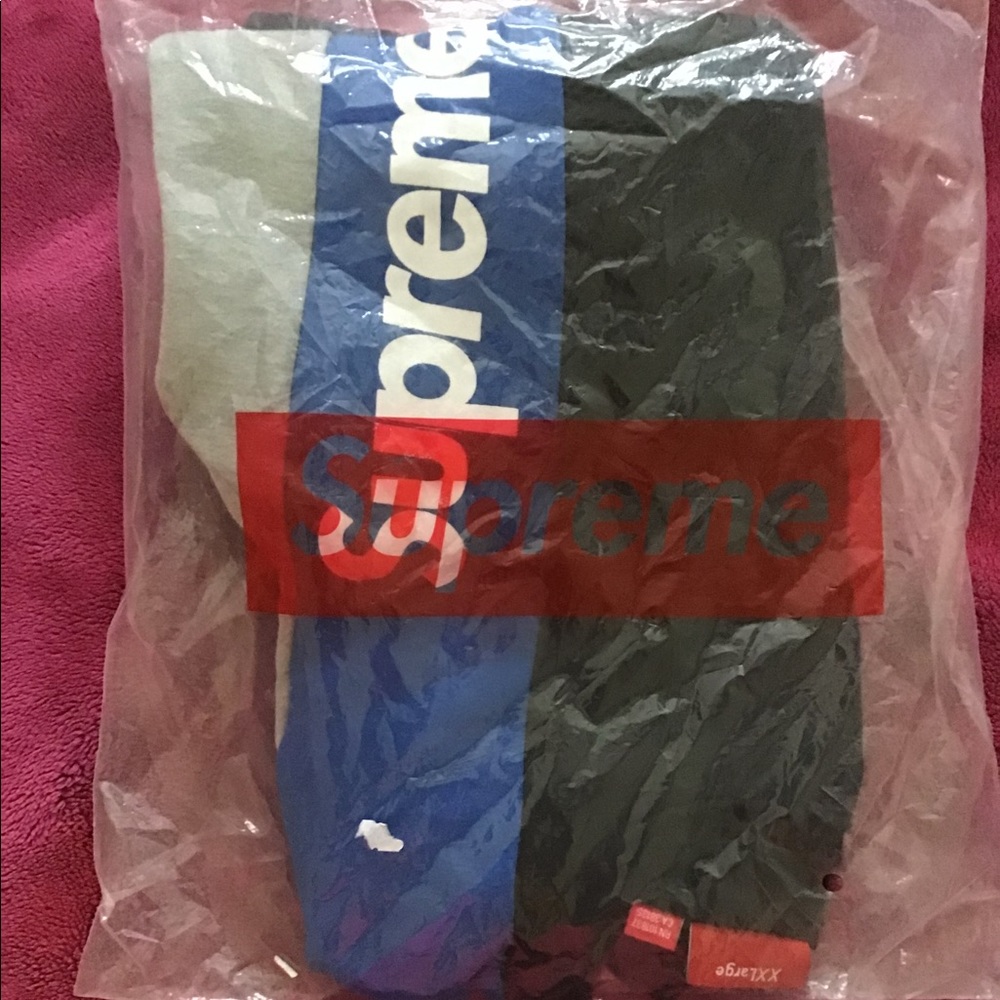 Supreme sweatshirt